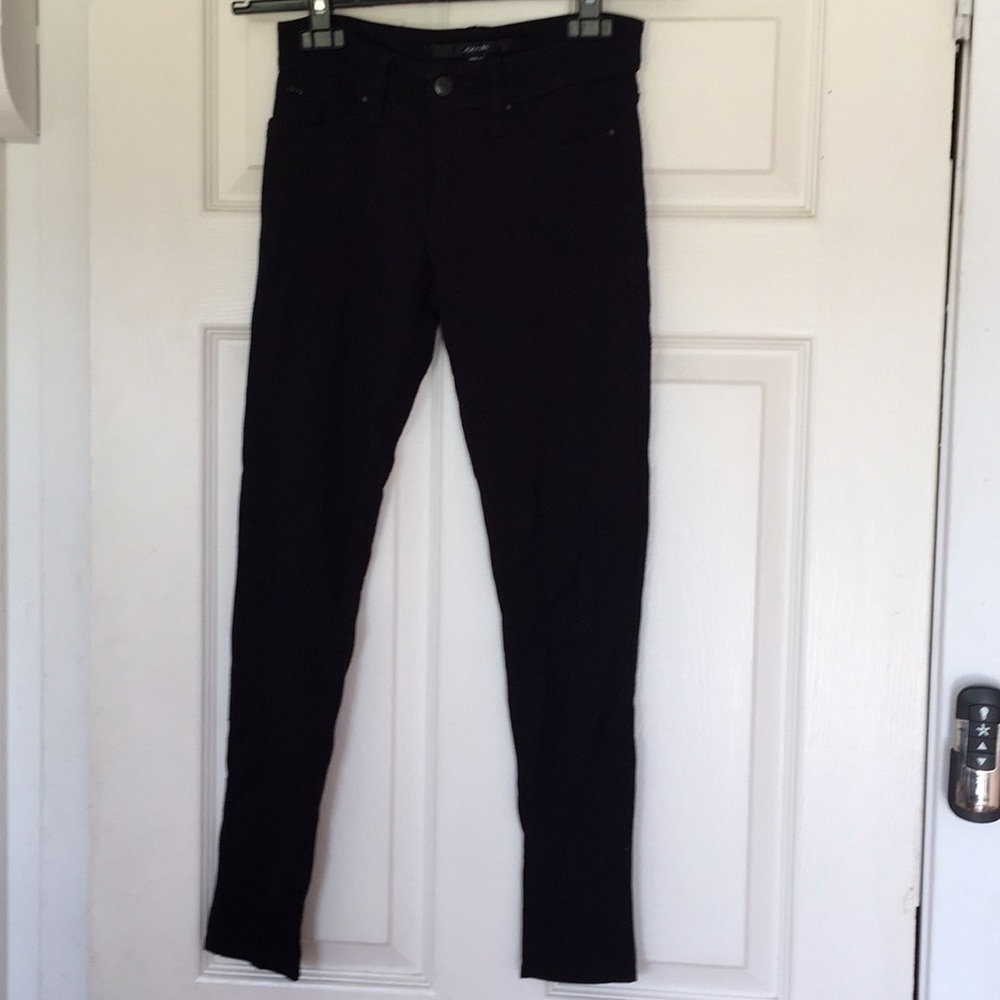 Joe’s low rise skinny pant 24
